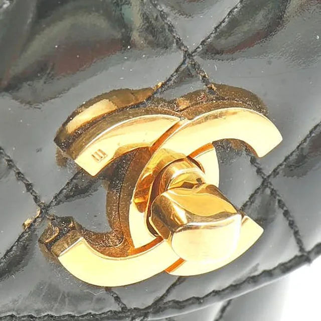 Chanel Classic Patent Phone Holder Crossbody Bag in Patent leather from A Retro Tale, photo 6 of 11