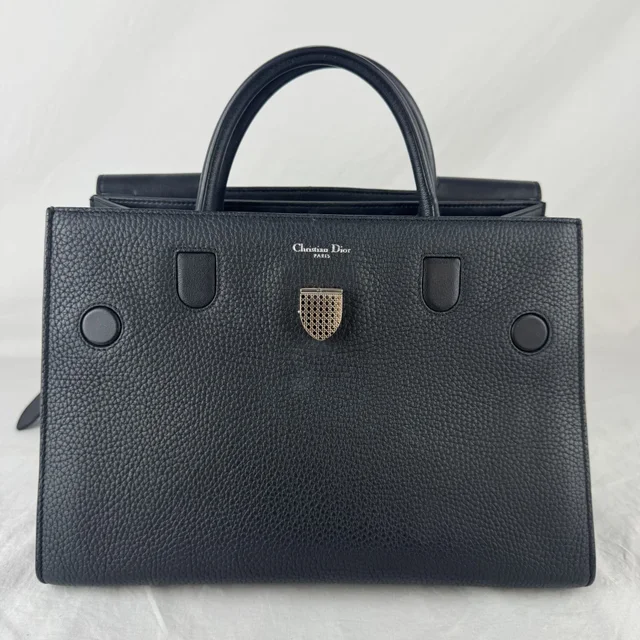 Dior Diorever Black leather Bag in Black Leather, Metal from Reowned, photo 2 of 2