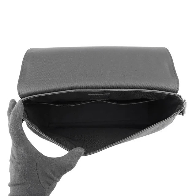 Louis Vuitton takeoff messenger NoirM57080 Grain Leather in Leather from GALLERY RARE, photo 5 of 12