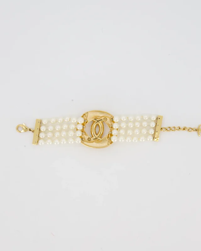 Chanel Pearls and Gold Turnlock Bracelet With CC Logo in Gold from Sellier, photo 5 of 5