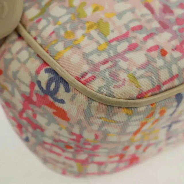 Chanel Vintage Clover Camera Printed Canvas Multicolour Bag in Multicolor Canvas from HEWI, photo 9 of 24