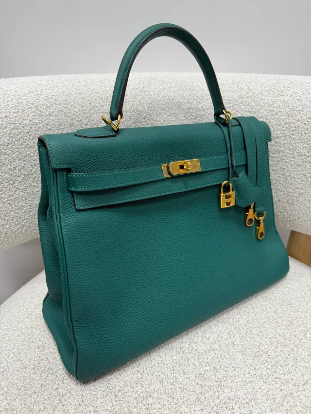 HK LOCATED*PRELOVED HERMÈS KELLY 35CM MALACHITE Togo Leather in Togo leather from Luxury Promise, photo 2 of 3