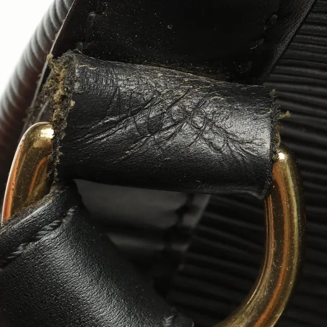 Louis Vuitton Epi Petit Noé Bag in Leather from A Retro Tale, photo 11 of 13