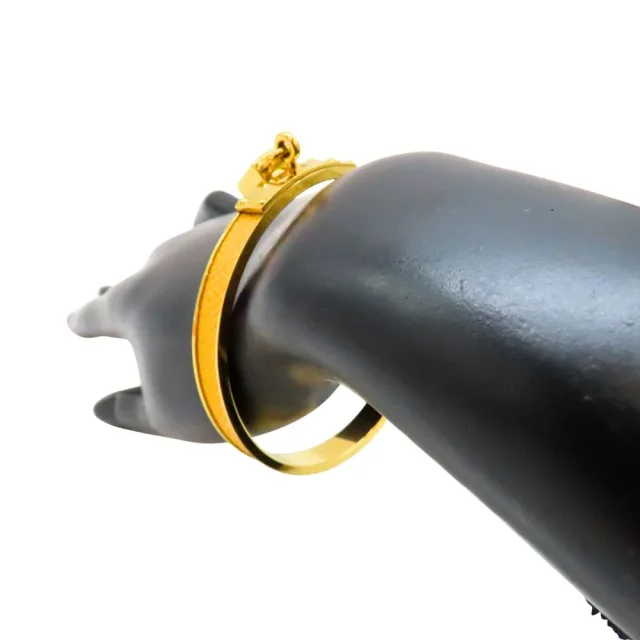 Hermès Kelly Bracelet Size 19 in Yellow Enamel from LuxUness, photo 9 of 10