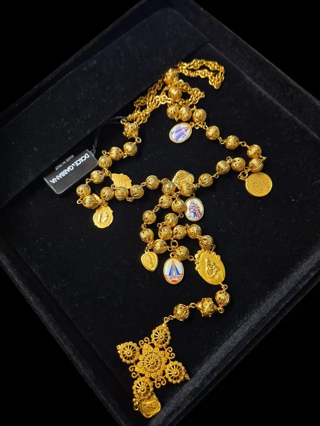 Dolce & Gabbana Necklace Gold With carved And Gold coins in Gold from Luxury Promise