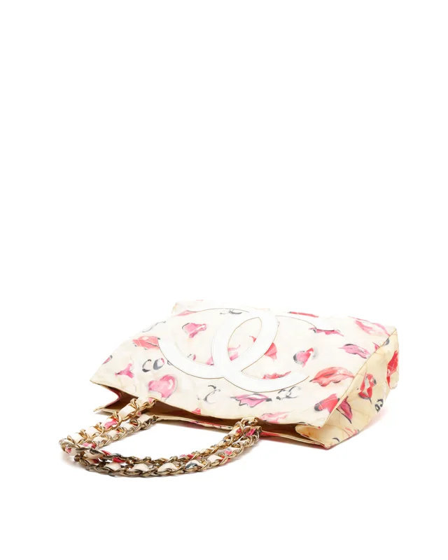 Chanel Quilted CC Lips Tote Bag in Canvas from A Retro Tale, photo 4 of 13