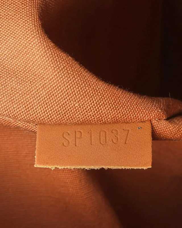 Louis Vuitton Epi Keepall 45 Weekend Bag in Leather from A Retro Tale, photo 11 of 12
