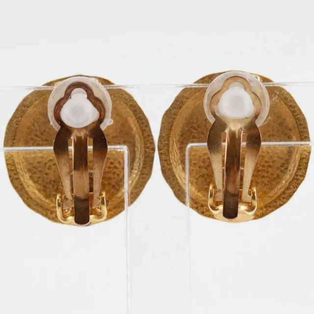 Chanel Flower Motif Earrings in Gold Gold-plated metal from LuxUness, photo 3 of 6