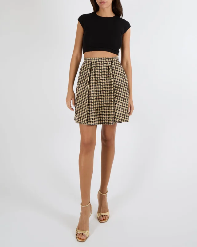 Dior Spring 2020 Runway Beige and Black Silk Houndstooth Pleated Mini Skirt Size FR 36 (UK 8) in Black Silk from Sellier, photo 2 of 2