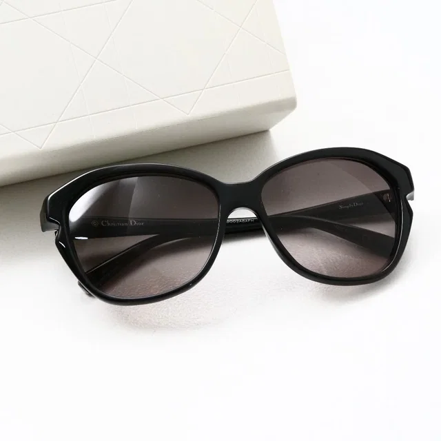 Dior Simply Sunglasses Gradient Lens Hardcase Included Eyewear from The Reluxe