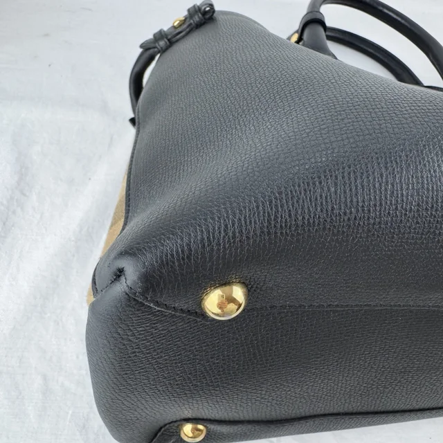 Burberry Large Banner Black Tote Bag in Black Metal, Pebbled leather from Reowned, photo 5 of 11