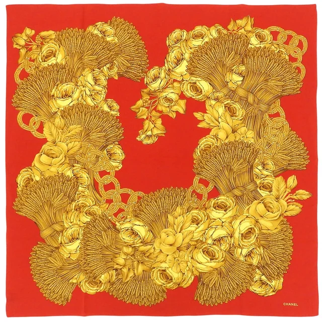 Chanel Chain Camellia Pattern Scarf Red in Red Silk from VINTAGE QOO TOKYO, photo 9 of 10