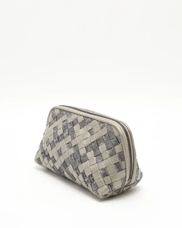 Bottega Veneta Intrecciato Leather Toiletry Pouch in Woven leather from A Retro Tale, photo 3 of 6