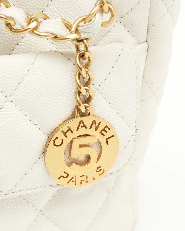 Chanel Caviar Medium Wavy CC Bag in Caviar leather from A Retro Tale, photo 7 of 13