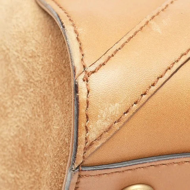 Gucci GG Suede Tote Bag in Suede from A Retro Tale, photo 8 of 11