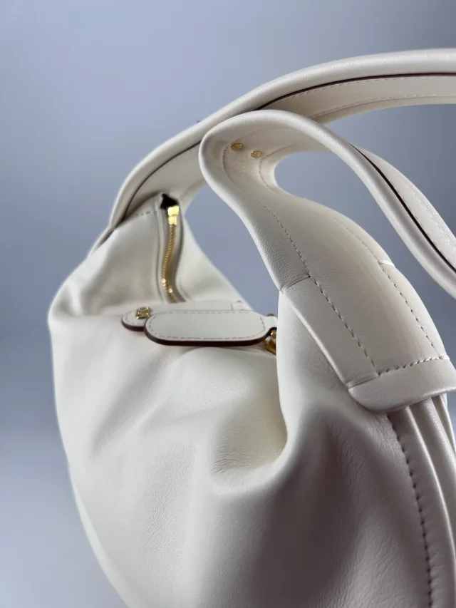 Valentino Garavani Ruffle Leather White Bag in White Leather from HEWI, photo 8 of 8