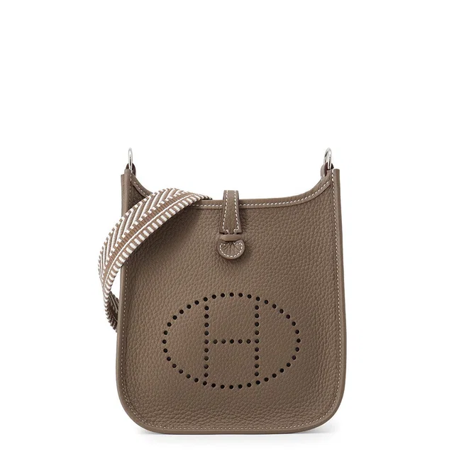 Hermès Evelyne Amazon Sangle Caval Etoupe Taurillon Clemence Size TPM in Taupe Clemence leather from GALLERY RARE