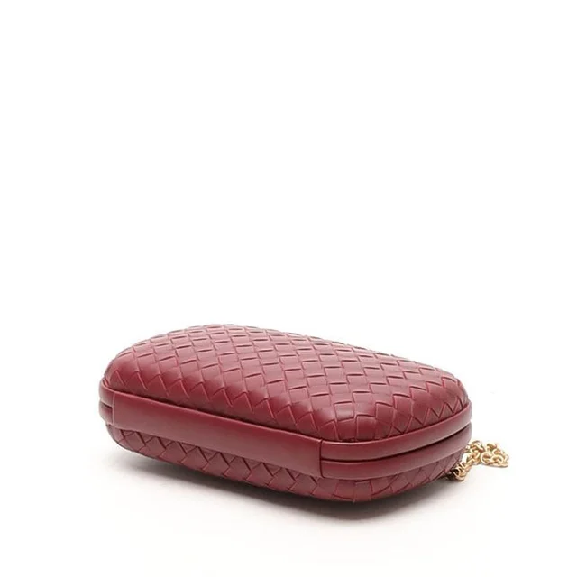 Bottega Veneta Intrecciato Knot Chain Clutch in Woven leather from A Retro Tale, photo 4 of 7