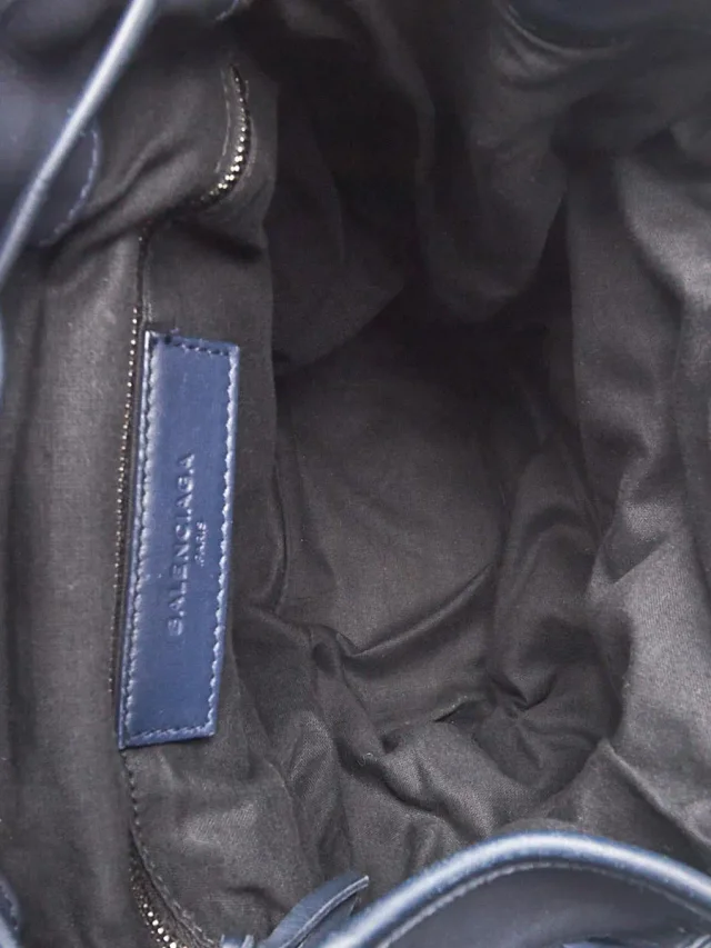 Balenciaga Navy Blue Nylon/Leather Classic Traveller Backpack Bag in Navy Nylon from Yoogis, photo 11 of 11