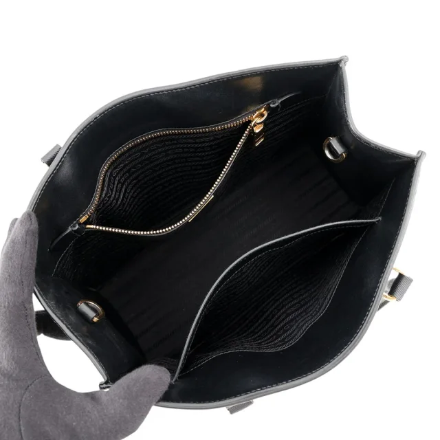 Prada Embossed Logo Handbag Black1BA335 Saffiano LeatherLeather in Saffiano leather from GALLERY RARE, photo 6 of 18