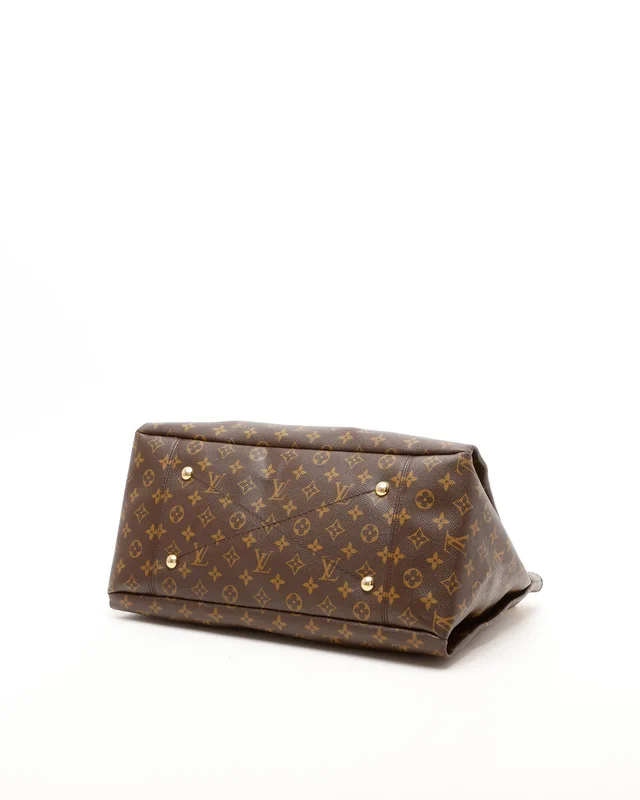 Louis Vuitton Monogram Artsy MM Shoulder Bag in Coated canvas from A Retro Tale, photo 4 of 10