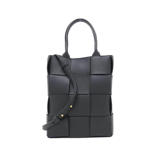 Bottega Veneta Lamb Shoulder Bag in Leather from LuxUness