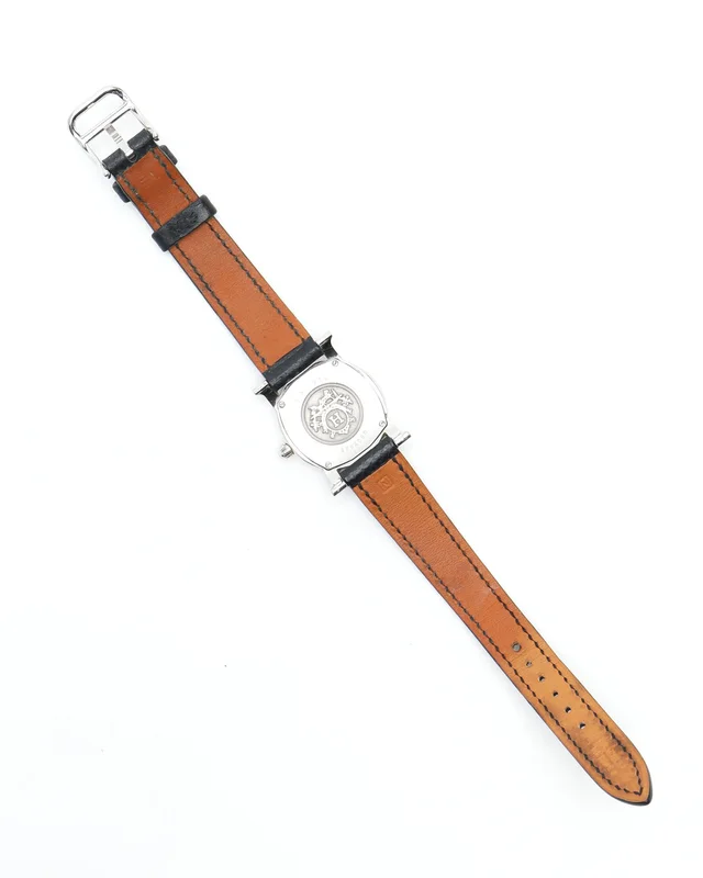 Hermès Heure H Ronde 25mm Ref HR1.210 Watch in Caviar leather from A Retro Tale, photo 5 of 8