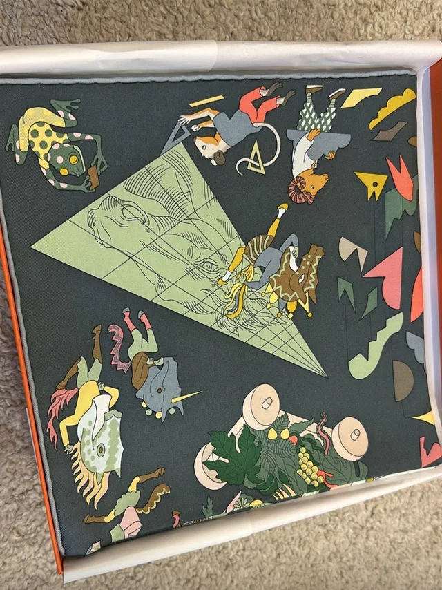 Hermès 90* Silk Scarf Brand New in Silk from Luxury Promise