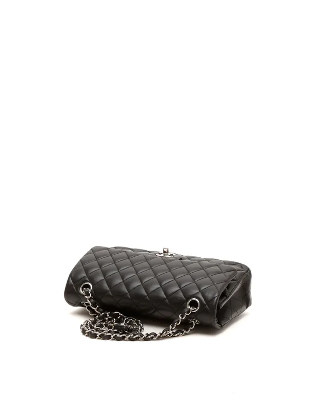 Chanel Classic Medium Double Flap Bag in Leather from A Retro Tale, photo 4 of 8