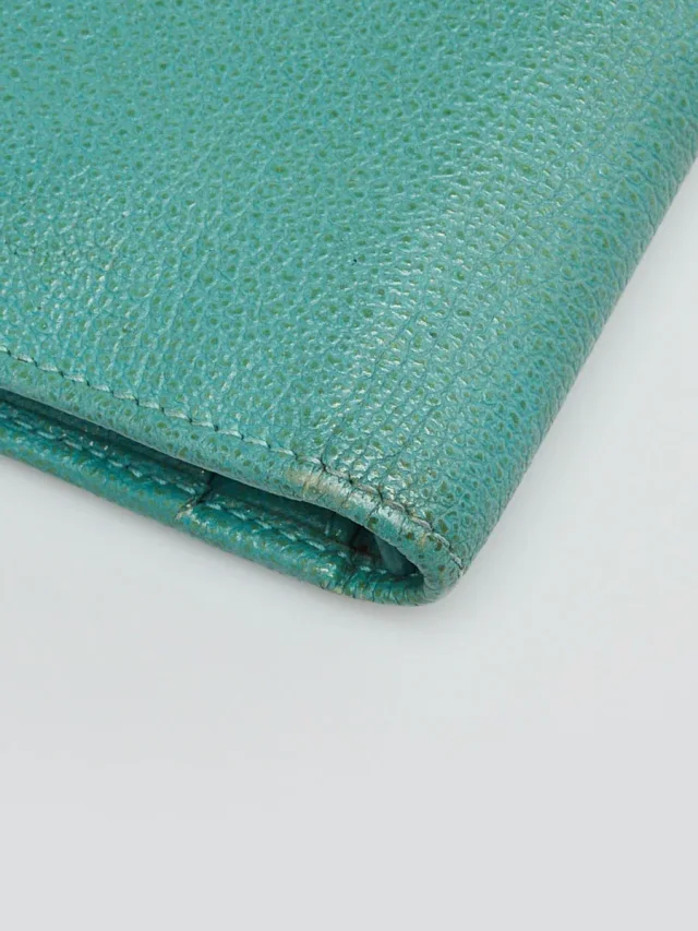 Chanel Green Leather Camellia Long Wallet in Green Leather from Yoogis, photo 4 of 10