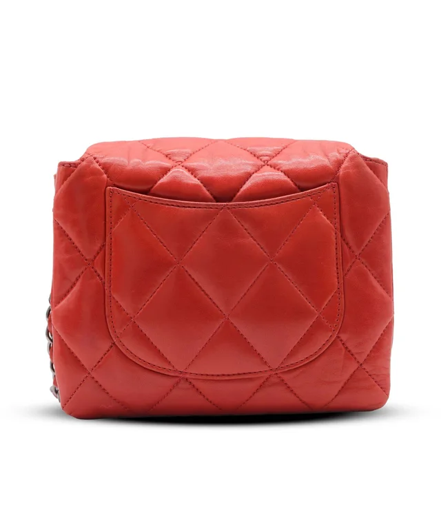 Chanel Quilted Lambskin Flap Red in Red Lambskin from Luxury Promise, photo 3 of 11