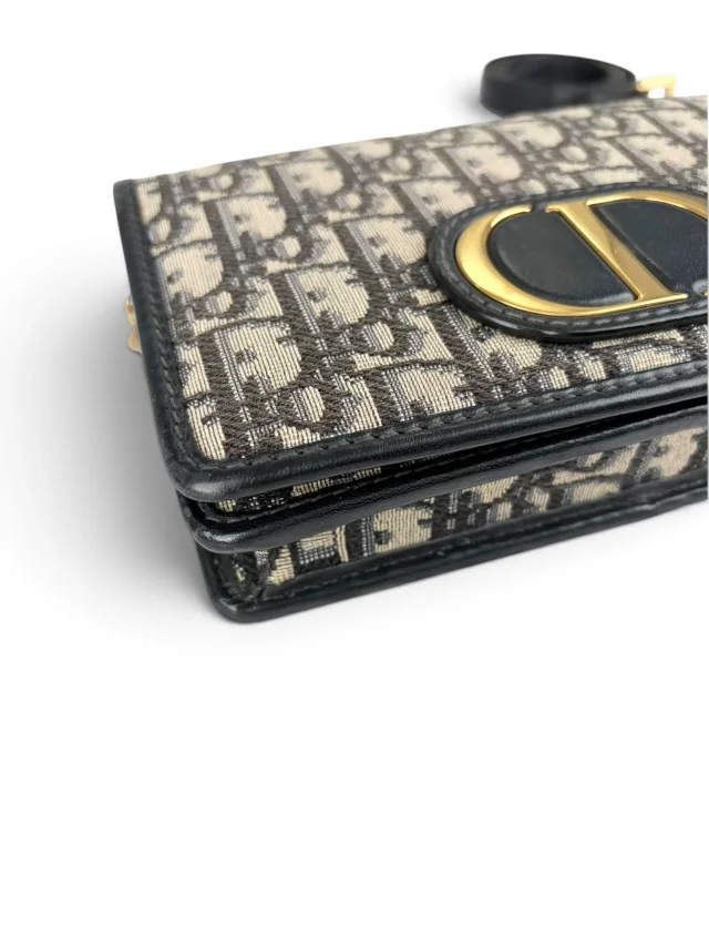 Dior Navy Oblique 30 Montaigne 2-in-1 Pouch in Navy Canvas from Season 2 Consign, photo 8 of 10