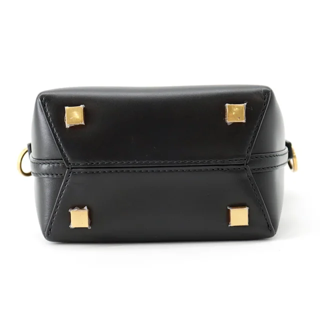 Saint Laurent LE 37 Bucket 2-Way Handbag Black7658702R20W1000 Calf Leather Size Mini in Calfskin from GALLERY RARE, photo 3 of 4