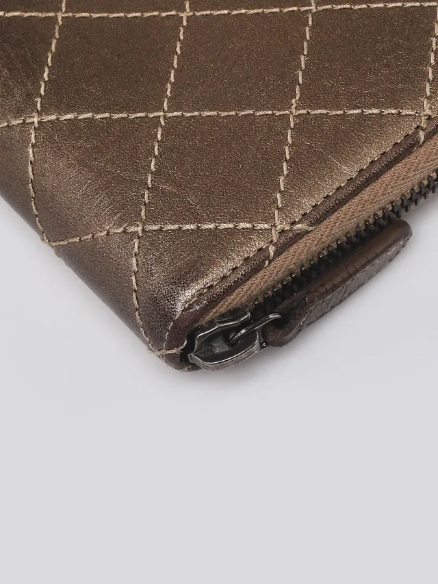 Chanel Bronze Calfskin Quilted Leather L-Gusset Zip Wallet in Calfskin from Yoogis, photo 4 of 11