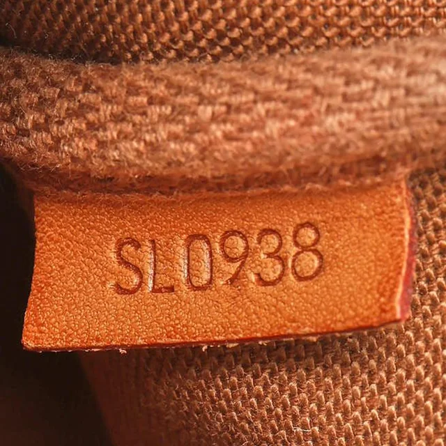 Louis Vuitton Monogram Pochette Accessoires Bag in Coated canvas from A Retro Tale, photo 8 of 8
