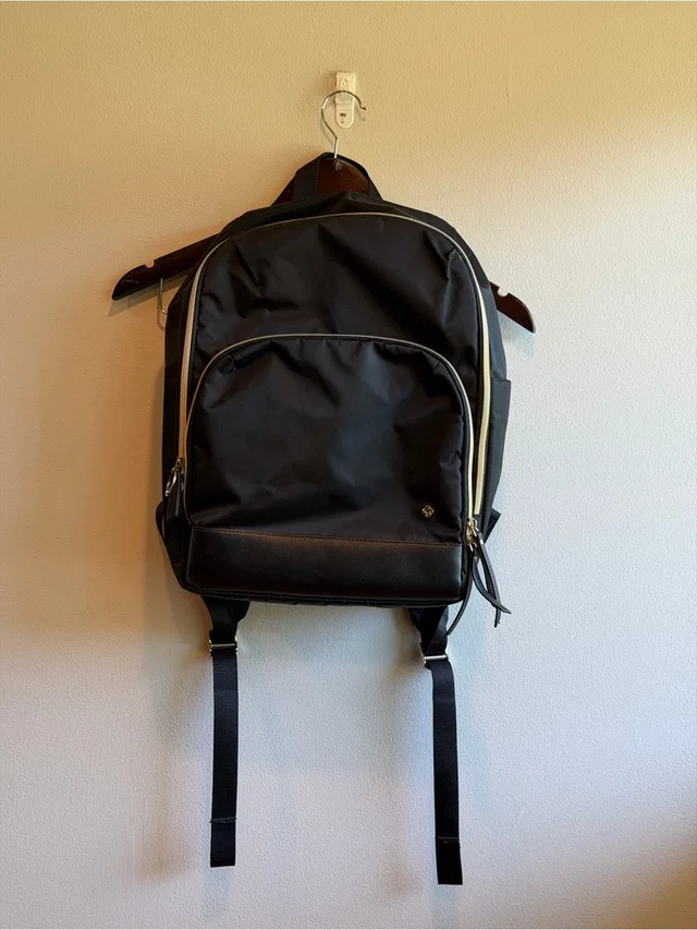 Samsonite Mobile Solution Deluxe Backpack Black 15" Laptop Water Resistant in black from Poshmark