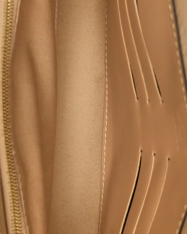 Louis Vuitton Vernis Ana Dune Bag in Leather from A Retro Tale, photo 9 of 10