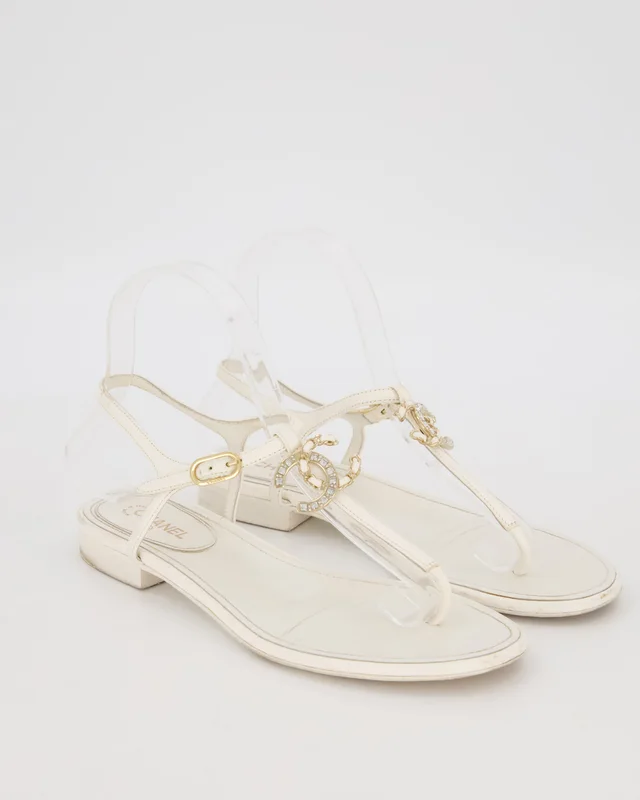 Chanel White Flat Thong Sandals With Embellished CC Logo Strap Size EU 37C in White from Sellier, photo 2 of 2
