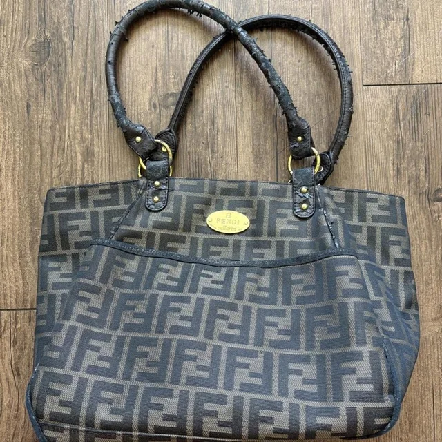Fendi Women's Shoulder bags - Brown in brown|red from Depop, photo 1 of 1