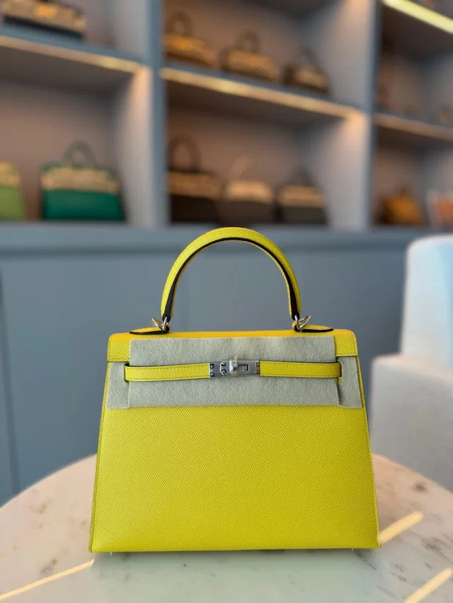 Hermès Kelly 'Sellier' 25 Jaune Amber Epsom in Yellow Epsom leather from Luxury Promise