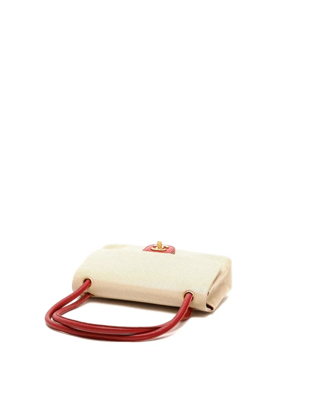 Chanel CC Perforated Single Flap Bag in Leather from A Retro Tale, photo 4 of 10