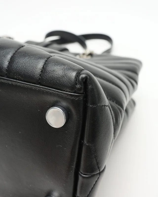 Saint Laurent LouLou Y Large Tote Bag in Leather from A Retro Tale, photo 6 of 9