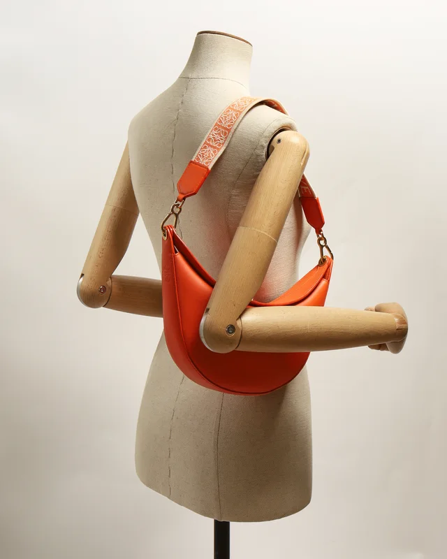 Loewe Luna Hobo Bag in Leather from A Retro Tale, photo 8 of 8