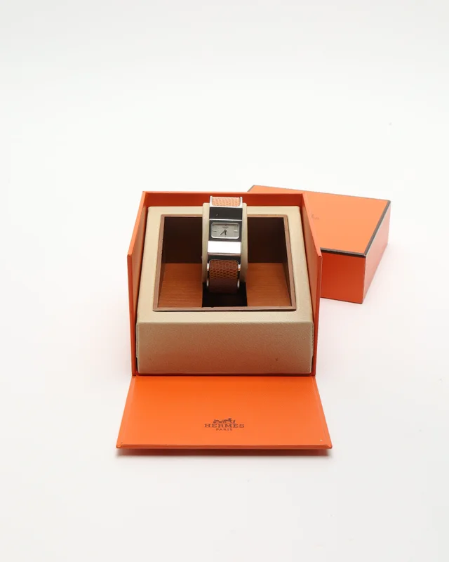 Hermès Loquet 19mm Ref L01.201 Full Set Watch in Leather from A Retro Tale, photo 2 of 8