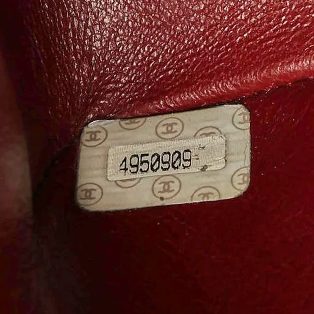 Chanel CC Medium Diana Flap Bag in Leather from A Retro Tale, photo 8 of 9