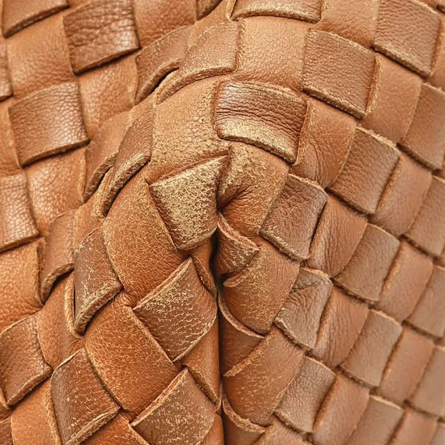 Bottega Veneta Intrecciato Tote Bag in Woven leather from A Retro Tale, photo 6 of 9