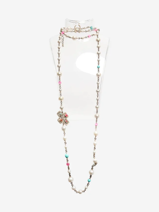 Chanel Gold-plated faux-pearl necklace in Gold from Sign of the Times