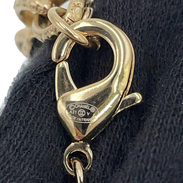 Chanel CC Logo Circle Necklace Gold Plated Faux Pearl in Gold from GALLERY RARE, photo 8 of 9