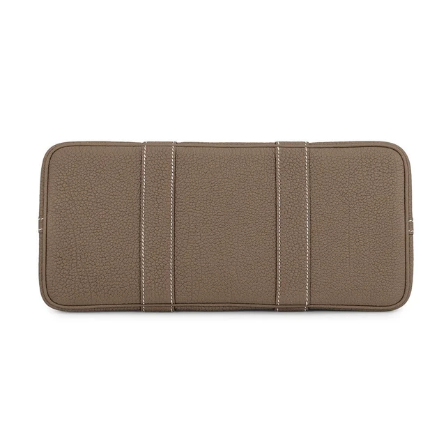 Hermès Garden Party Etoupe Negonda Leather Size TPM in Taupe Leather from GALLERY RARE, photo 2 of 2