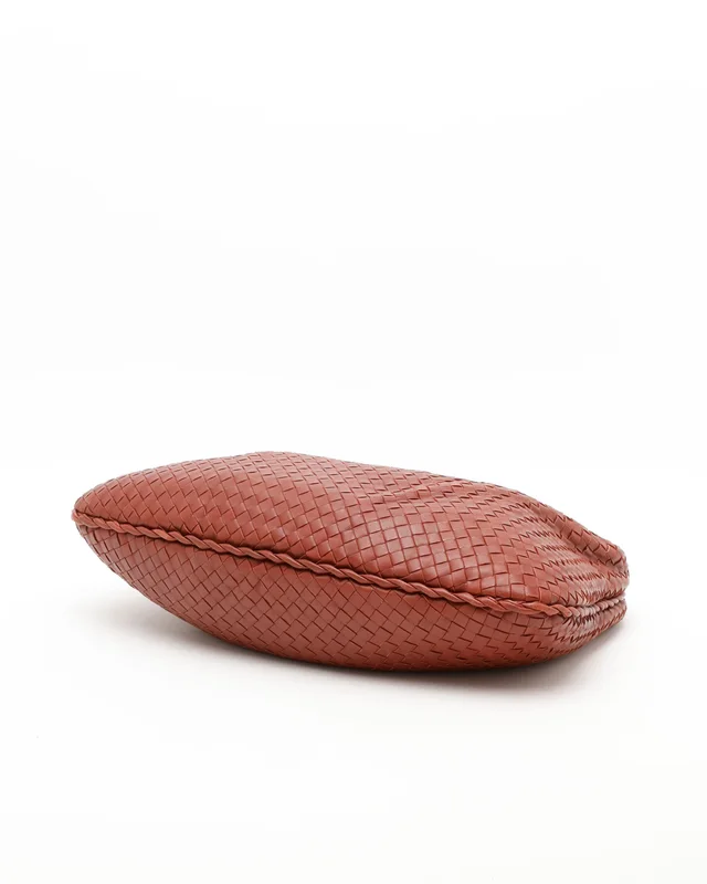 Bottega Veneta Large Intrecciato Hobo Bag in Woven leather from A Retro Tale, photo 4 of 10